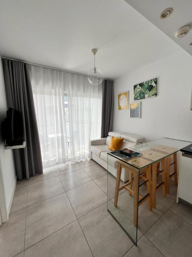 Bristol Sunset Beach Private Apartment Коральео Экстерьер фото