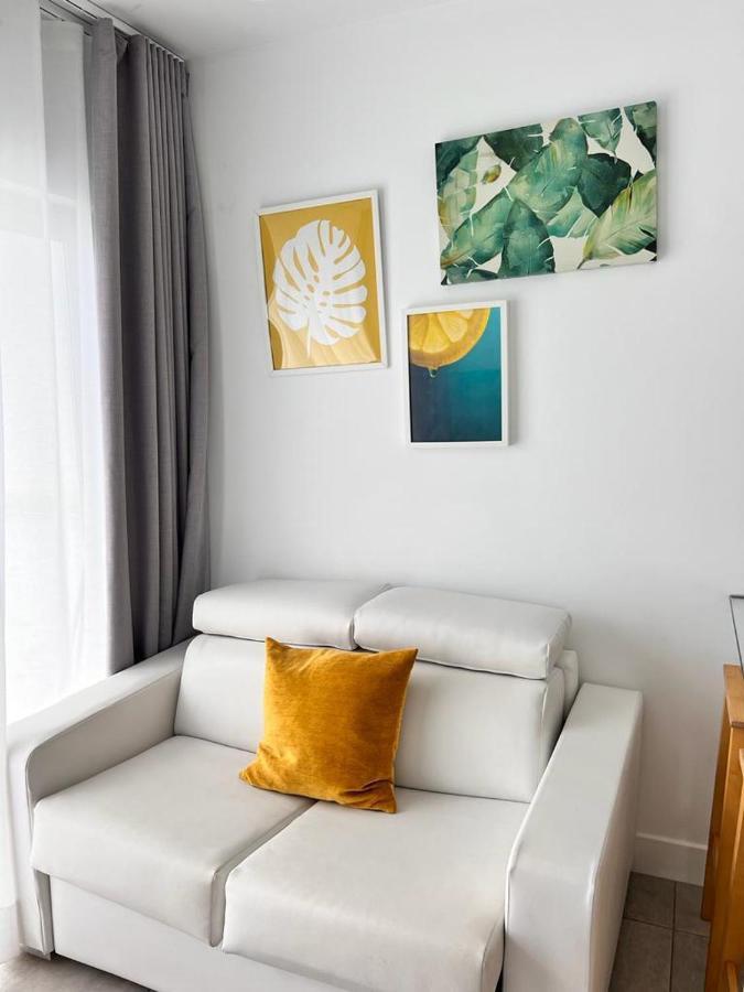 Bristol Sunset Beach Private Apartment Коральео Экстерьер фото