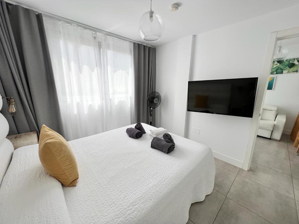 Bristol Sunset Beach Private Apartment Коральео Экстерьер фото