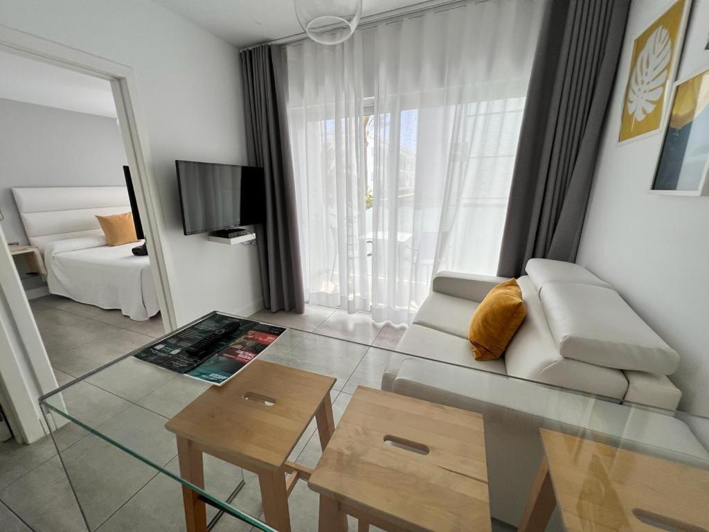 Bristol Sunset Beach Private Apartment Коральео Экстерьер фото