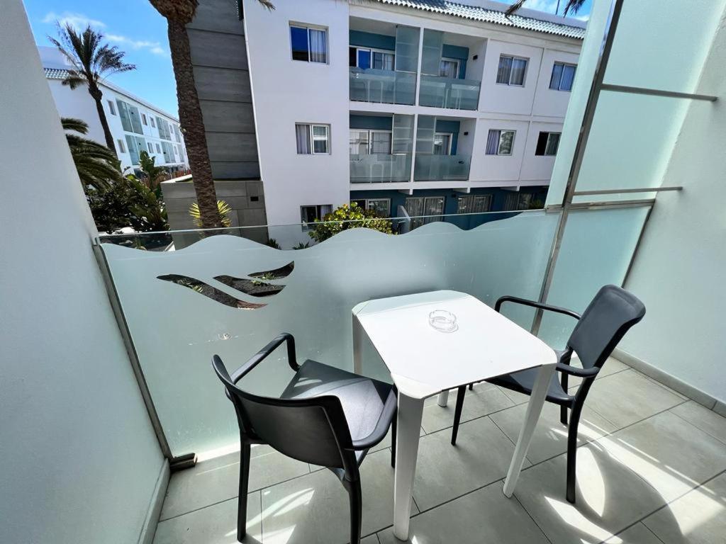 Bristol Sunset Beach Private Apartment Коральео Экстерьер фото