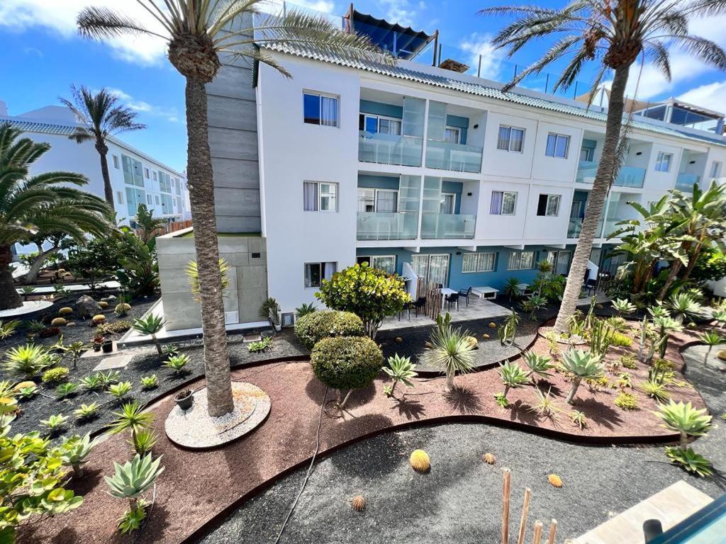 Bristol Sunset Beach Private Apartment Коральео Экстерьер фото